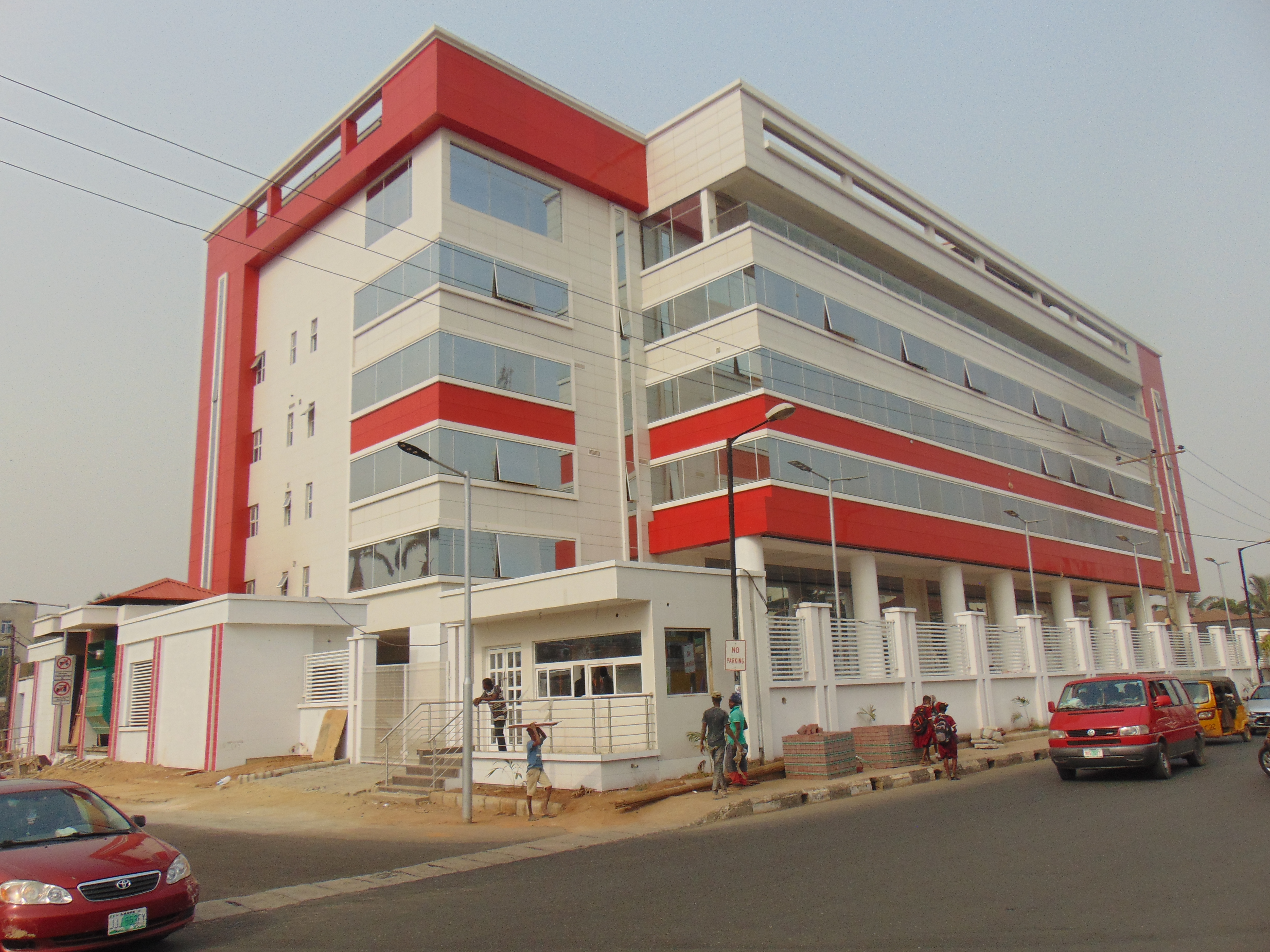 Proposed Duchess Hospital at 
Joel Ogunnaike Street, GRA 
Ikeja, Lagos